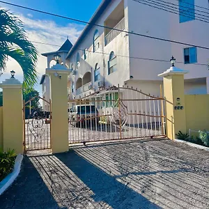 Apartment Spring Palm Estate, St Mary